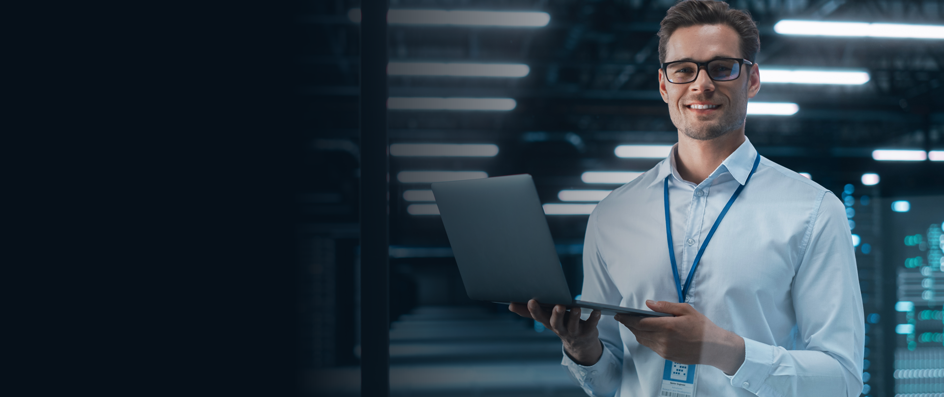 Especialista de tecnologia em data center representando o Service Premium